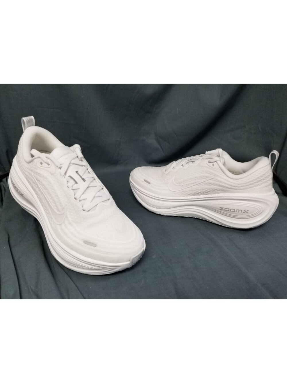 Nike Vomero Plus White HV8154 102 Women's Size 6.5 NEW NO BOX !